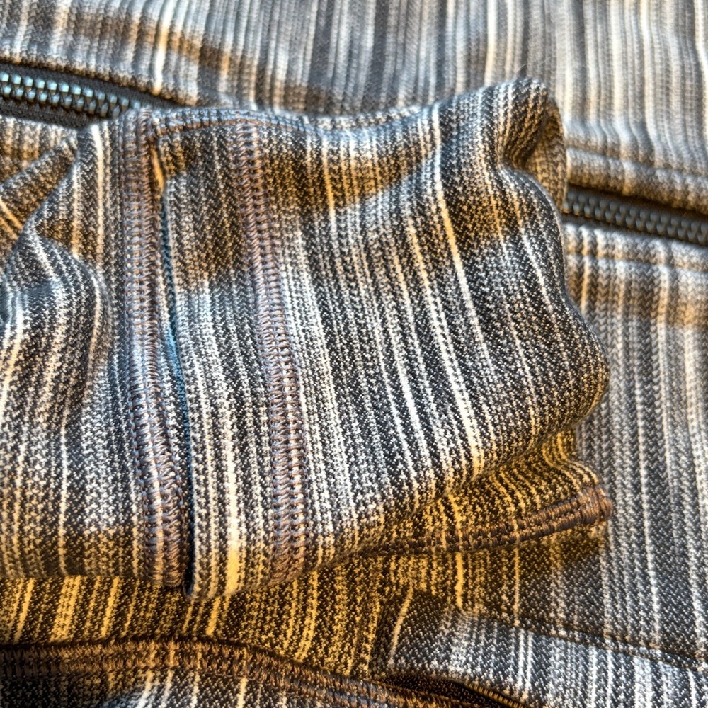 Lululemon Black and Gray Striped Zippered Hoodie: Size 6 - Picture 9 of 9